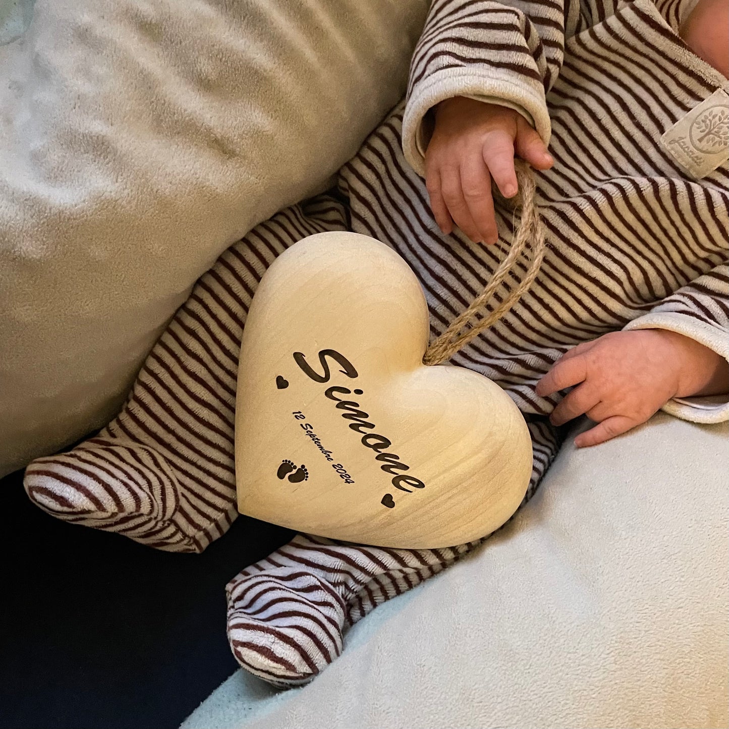 cadeau de naissance coeur en bois